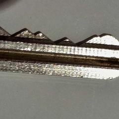 Clef métal, a été signalé par TCL utilisant iLost