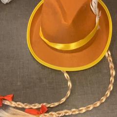 Hatt & Kostym, rapporterat av MEININGER Hotel Brussels City Center med iLost