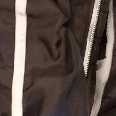 Chaqueta, ha sido reportado por De Efteling con iLost