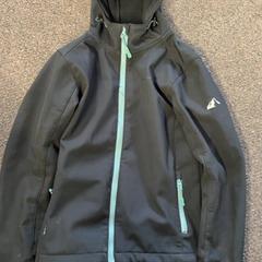 Jacket, as reported by Burgers' Zoo using iLost