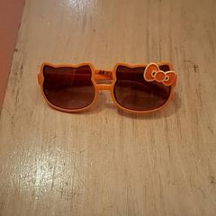 Eguzkitako betaurrekoak Orange, gisa salatu by IKEA Wilrijk iLost erabiliz