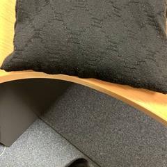 Sweter rozpinany, zgłoszono przez Sheraton Brussels Airport Hotel przy użyciu iLost