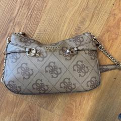 Bolsa, segundo informou GVB usando iLost