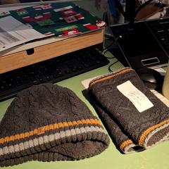 Cache cou gris chiné cou cou bonnet, como reportado por IKEA Villiers-sur-Marne utilizando o iLost