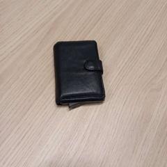 Carteira Al Refaal, como reportado por Arriva West-Brabant utilizando o iLost