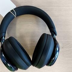 Elektronika Draadloze koptelefoon, amint azt Regio Limburg - Leuven az iLost segítségével jelentette.