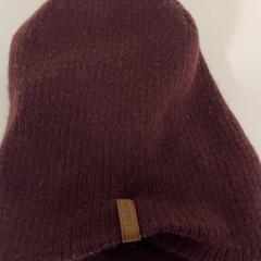 Txapela bordeaux, gisa salatu by IKEA Mons iLost erabiliz