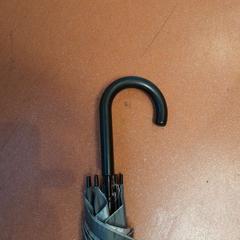 Parapluie gris, a été signalé par TCL utilisant iLost