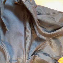 Bolsa bleu marine, segundo informou TCL usando iLost