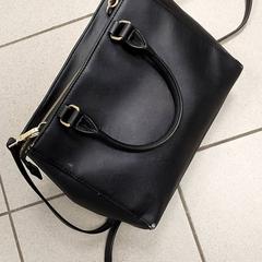 Bolsa - Handtas Zwart Lenoir, ha sido reportado por Centraal magazijn con iLost