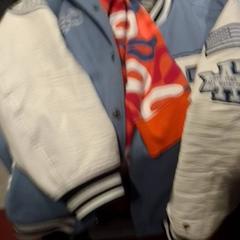 Jacket Lichtblauw met wit, as reported by TivoliVredenburg using iLost