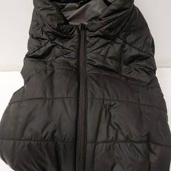 Doudoune sans manches noire, amint azt IKEA Nantes az iLost segítségével jelentette.