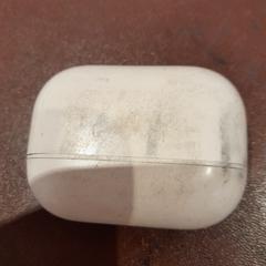 Airpods case blanc, zoals gemeld door TCL met iLost
