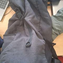 Sac à dos grijs, a été signalé par Regio Oost-Vlaanderen utilisant iLost