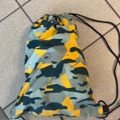 짐 가방 -O’neill, iLost를 사용하여 Centraal magazijn에 보고됨