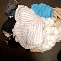 Roupa, como reportado por Mövenpick Hotel Amsterdam City Centre utilizando o iLost