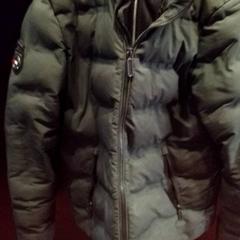 Chaqueta + vest, ha sido reportado por TivoliVredenburg con iLost