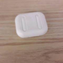 Auricolari, come riportato da IKEA Breda utilizzando iLost