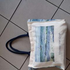 Táska en coton beige, amint azt ilévia az iLost segítségével jelentette.