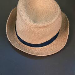 İLost kullanarak Diergaarde Blijdorp tarafından bildirildiği gibi Şapka