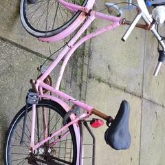 Bici da donna eduards, come riportato da Stadswerk072 utilizzando iLost