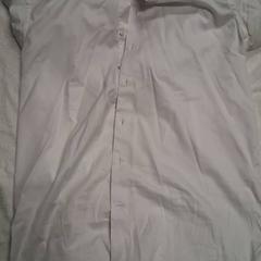 シャツ White がiLostで Grand Hotel Amrâth Amsterdam によって報告されました