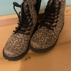 Chaussure, a été signalé par Familie Resort Molenwaard utilisant iLost