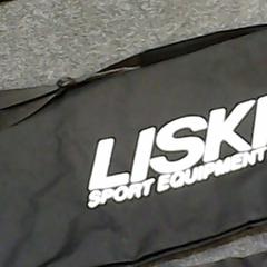 Snowboard tas Liski, amint azt SnowWorld Landgraaf az iLost segítségével jelentette.