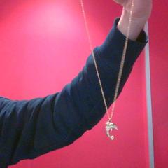 Collier Gold color, a été signalé par MEININGER Hotel Roma Termini utilisant iLost