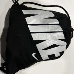 Sac - zwart, a été signalé par Centraal magazijn utilisant iLost