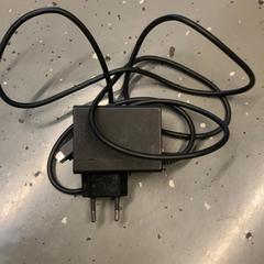 Caricabatterie, come riportato da Attractie- & Vakantiepark Slagharen utilizzando iLost