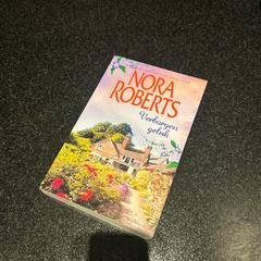 本 Verborgen geluk がiLostで Hotel Van der Valk Harderwijk op de Veluwe によって報告されました