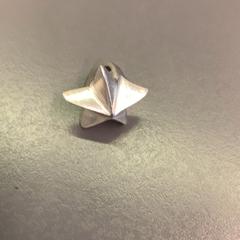 Bague Zilver, a été signalé par Eindhoven Airport utilisant iLost