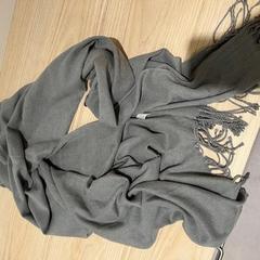 スカーフ がiLostで IKEA Kållered によって報告されました