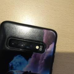 Telefoon zwart  Samsung، كما تم الإبلاغ عنه بواسطة Walibi Holland عبر iLost
