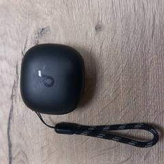 Funda per a auriculars bluetooth met, segons ha informat Pouw Vervoer mitjançant iLost