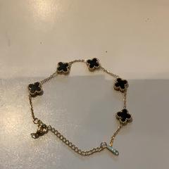 Náramok Black and golden, ako bolo nahlásené MEININGER Hotel Paris Porte de Vincennes pomocou iLost