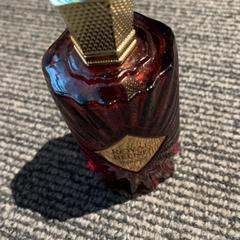 Perfume, segundo informou Inntel Hotels Amsterdam Landmark usando iLost