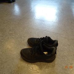 Shoe zwart, as reported by Gemeente Leopoldsburg using iLost