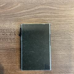 Porta-cartões Furia j, como reportado por Gemeente Amsterdam - Bureau Gevonden Voorwerpen utilizando o iLost