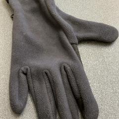 Gant Schwarz Fleece, a été signalé par Schönbrunn "Group Center" utilisant iLost