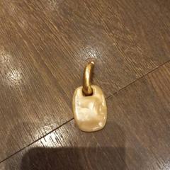 Fülbevaló, amint azt Van der Valk Hotel Gorinchem az iLost segítségével jelentette.