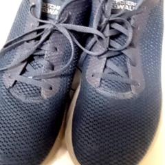 Zapato & Bolsa Bleu, ha sido reportado por Mövenpick Hotel Amsterdam City Centre con iLost