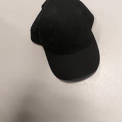 衣類 - Pet がiLostで Centraal magazijn によって報告されました