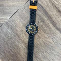 Hodinky NOIRE ET ORANGE, jak nahlášeno CARS HANGARD pomocí iLost