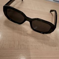 Lentes, segundo informou IKEA Hénin-Beaumont usando iLost