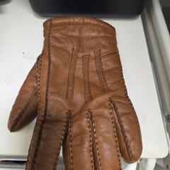 Kesztyű, amint azt IKEA Åsane az iLost segítségével jelentette.