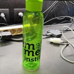 Trinkflasche Lichtgroen, gemeldet von Universiteit Gent - Faculteitsbibliotheek LW über iLost