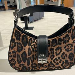 Väska Tijgerprint, rapporterat av Pinkpop med iLost