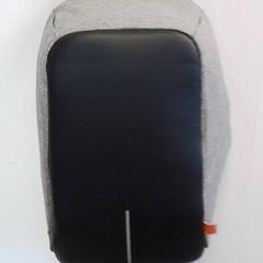 Mochila, segundo informou Hermes Eindhoven usando iLost